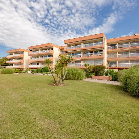 Les Gemeaux By Interhome Сен-Рафаэль